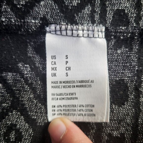 American Eagle Outfitters Women's Small Aztec Southwestern Cardigan Black White - Picture 9 of 10